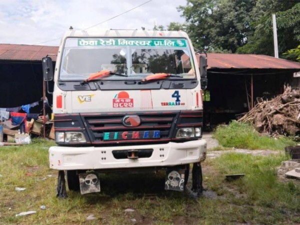 अवैध संरचना निर्माणमा प्रयोग भएको रेडी मिक्स्चर पोखरा महानगरले लियो नियन्त्रणमा