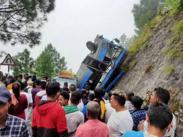 मकवानपुरको भीमफेदीमा बस दुर्घटनाः मृतकको संख्या ७ पुग्यो