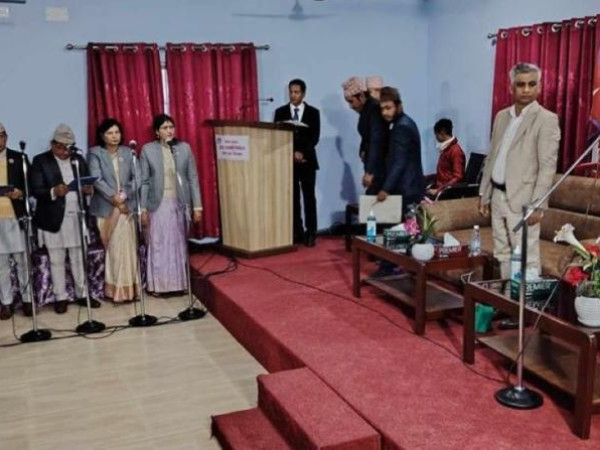 कोशीमा १० सदस्यीय मन्त्रीमण्डल विस्तार, अर्थ मन्त्रालय मुख्यमन्त्रीसँगै राखिने 