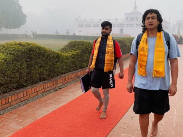 लुम्बिनी बाट ईः ले सुरु गरे काठमाडौं यात्रा