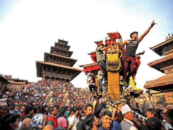 भक्तपुरमा मनाइने प्रसिद्ध बिस्केट जात्रा आजदेखि सुरु 
