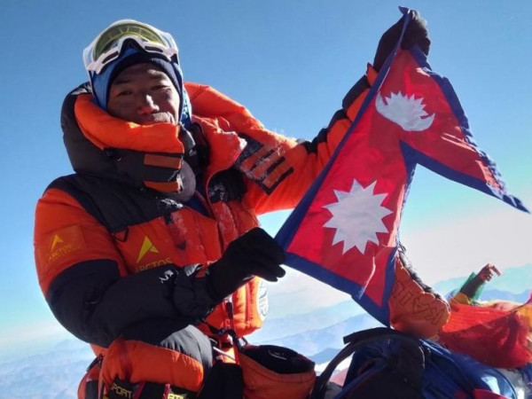 २९औं पटक सगरमाथा चुचुरोमा, कामीरिताले तोडे आफ्नै कीर्तिमान