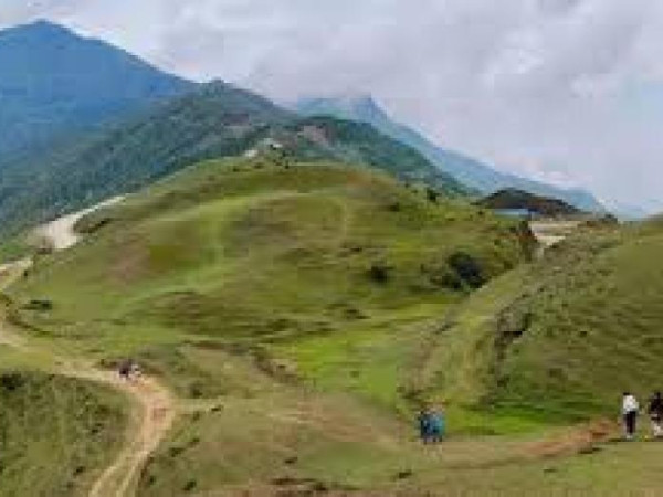 भोजपुरको ‘चखेवा भञ्ज्याङ’ पर्यटकको केन्द्र बन्दै
