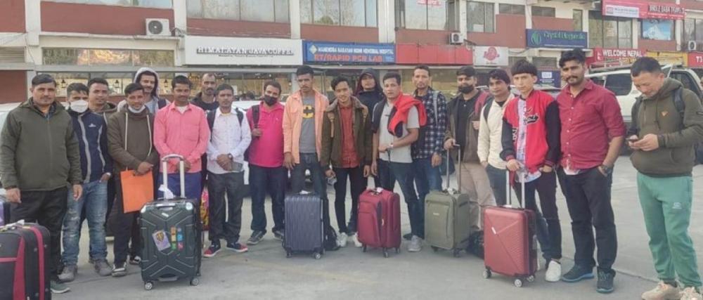 मलेसियामा बन्धक  १२ जना नेपाली स्वदेश फर्किए