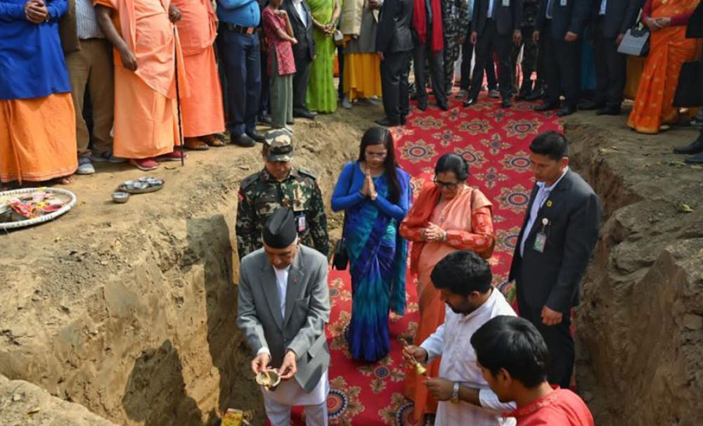 राष्ट्रपतिले गरे देवघाटमा ज्येष्ठ नागरिक भवनको शिलान्यास